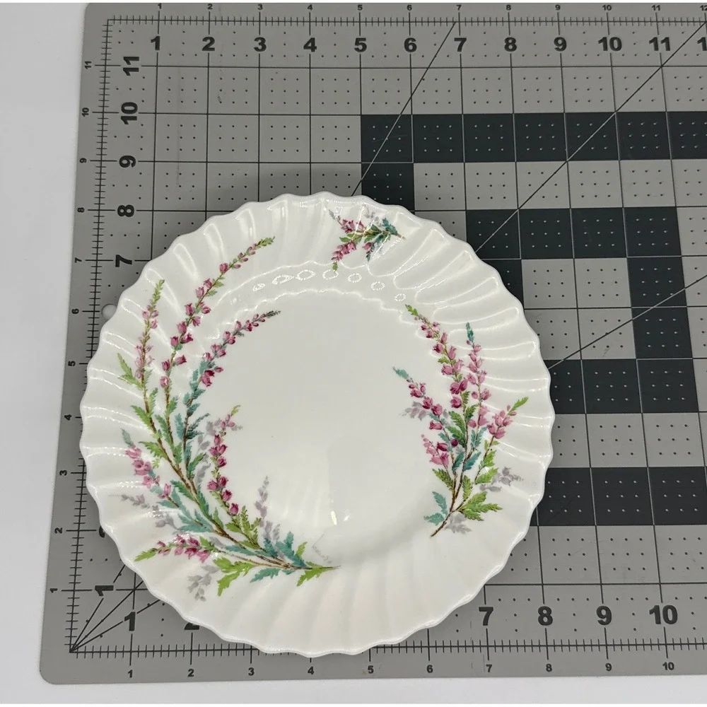 Royal Doulton Bell Heather H4828 Bone China Salad Plate Scalloped 8 Inch England